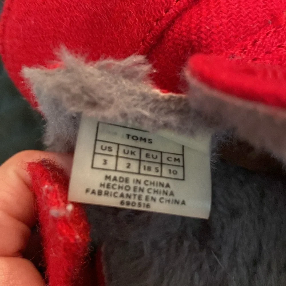 TOMS Tiny Cuna Red Booties